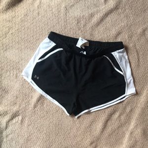 Under Armour shorts size large
